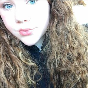 Meet your Posher, Caitlyn